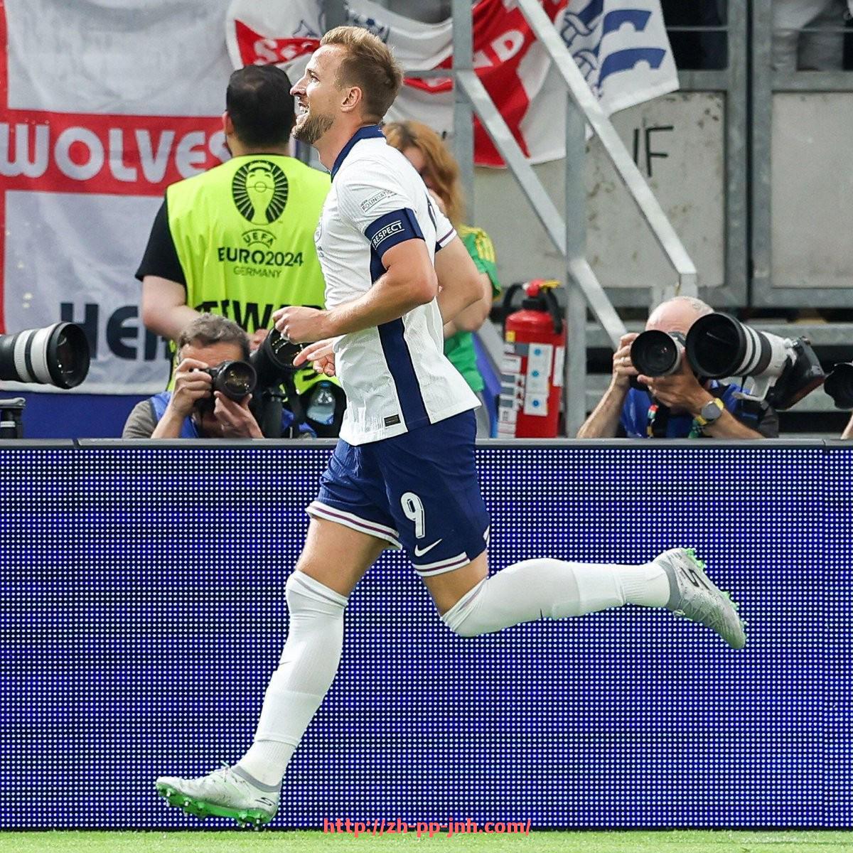 金年会-深蓝色足球队在英超中的代表球队及历史战绩